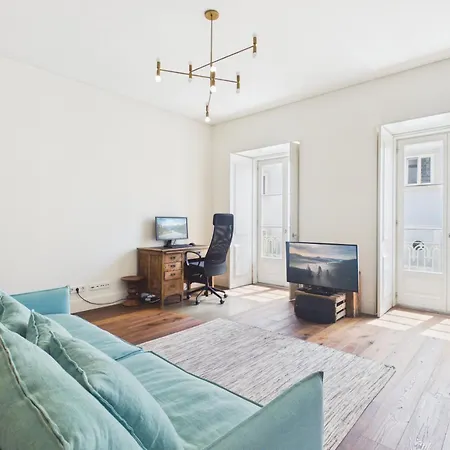 Mouraria Flat - Pool, Gym, Parking, Elevator & A/c | By Airnest * Lisboa